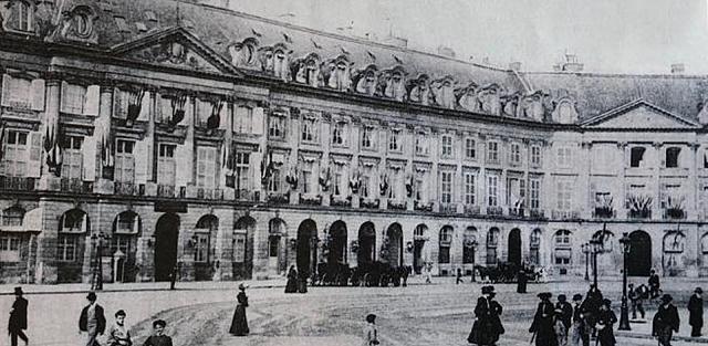 Primer Hotel de Lujo