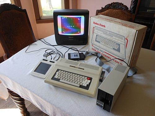 TRS-80 (tandy radio shack)