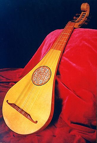 Pequeño Guittern