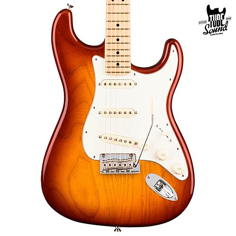 Sale al mercado el segundo modelo: la Fender Stratocaster