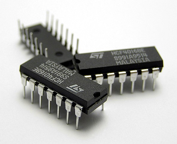 CIRCUIT INTEGRAT (CHIP)