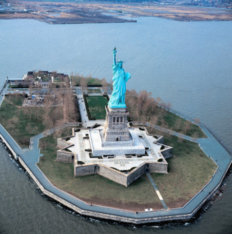 Statue of Liberty unveiled, New York