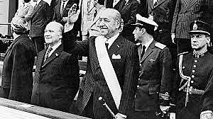 Asume la Presidencia Campora