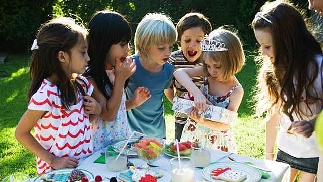 Me hacen una fiesta en el colegio