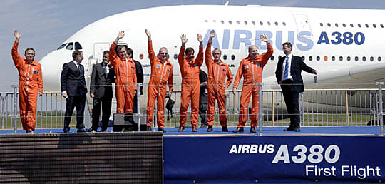 Nacimiento de mi hermano. (Primer vuelo de prueba del avión gigante Airbus A380)