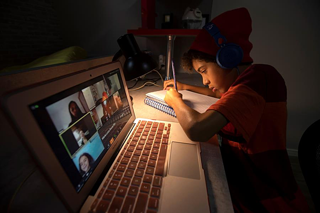 Se busca continuar clases