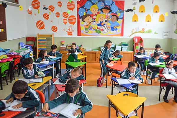 REGLAMENTACIÓN DE JARDINES INFANTILES