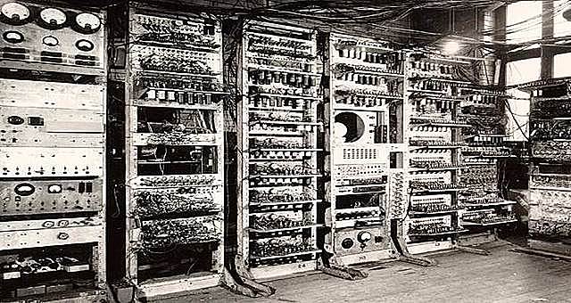 Aparición dos ordenadores de 1ª xeración: ENIAC