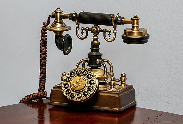 Le téléphone