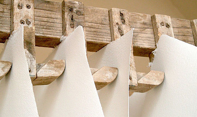 La producción de papel empezó a difundirse a países europeos