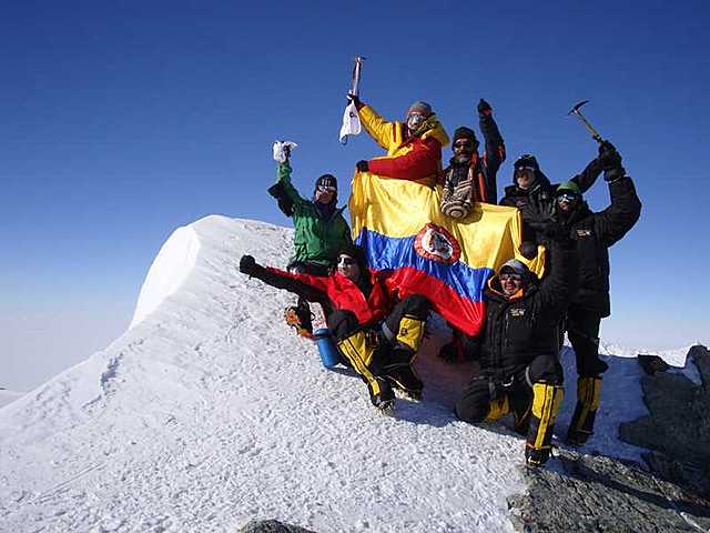 I had already started primary school when Colombians conquered the Mount Everest.