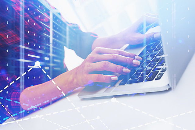 En 1981 Barry Boehm estimó que el costo total del software en Estados Unidos.