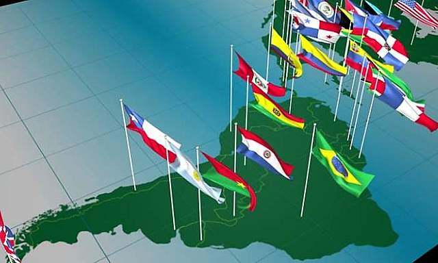 El Grupo de los Tres es un bloque económico regional compuesto por Colombia, México y Venezuela, cuyo objetivo es la creación de una zona de libre comercio entre los estados miembros.
