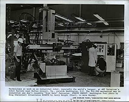 1979 Aparecen moitos robots industriais nas fábricas