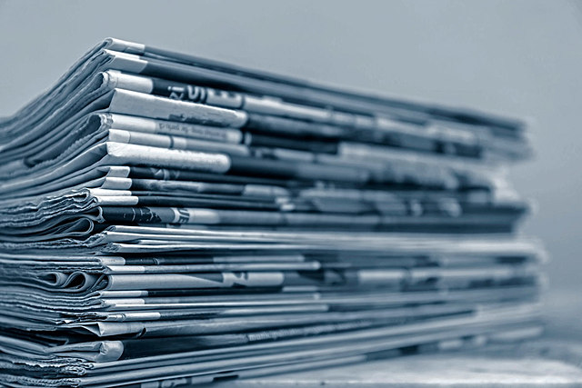 El primer periódico Inglés, se publica en Londres.