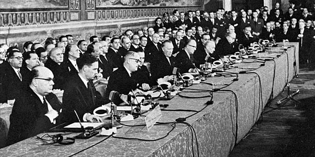 Es funda la Comunitat Econòmica Europea mitjançant el Tractat de Roma