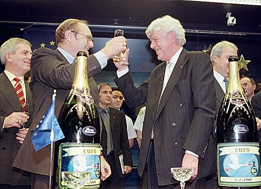 Punxada de la bombolla tecnològica a les Borses. Internet pren el vol