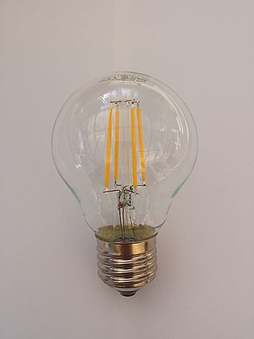 Lámpara de filamentos LED