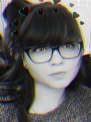 Поступила в колледж.