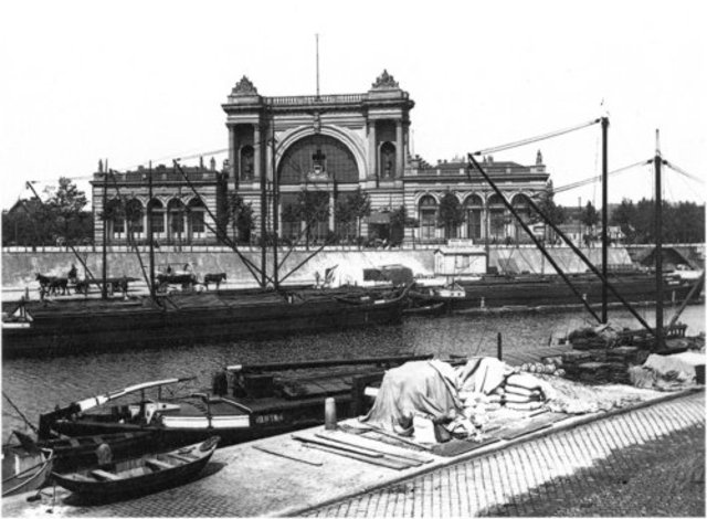 Lehrter Bahnhof opened