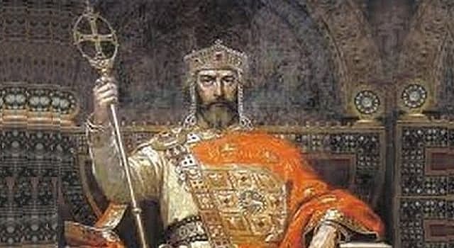 Basilio II se convierte en Emperador.