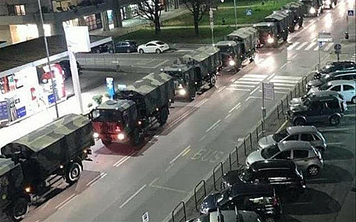 Colonna di bare a Bergamo