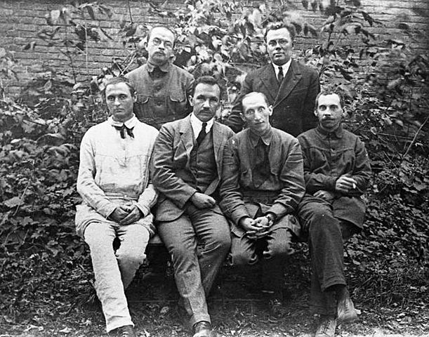 Формування групи неокласиків