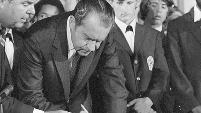 Richard Nixon signing the extension of the voting rights act