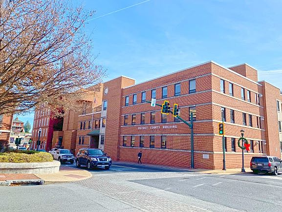 Rebuilding on District Court Site Pursued