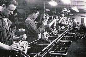 La formación de oficios y mano de obra asociados a la industria