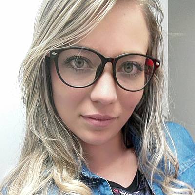 Timeline: biografia Lorena Arias