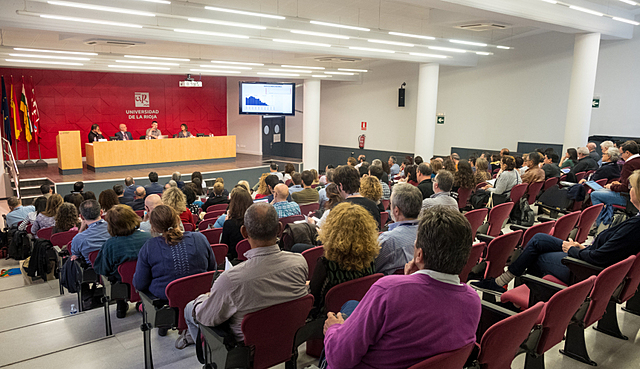Conferencia nacional. Atención educativa a menores con necesidades educativas especiales