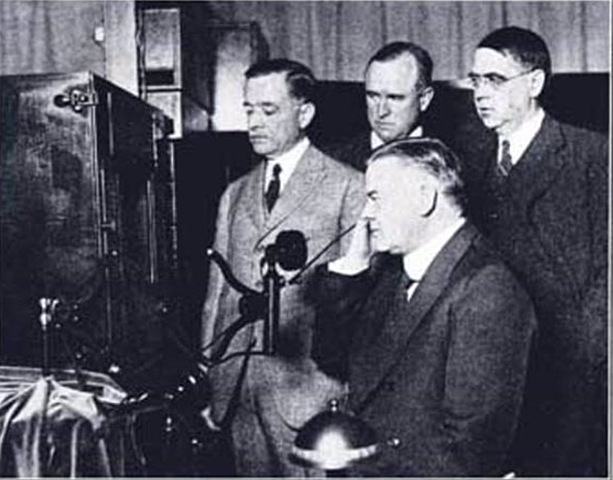 Primera emisión de TV a larga distancia