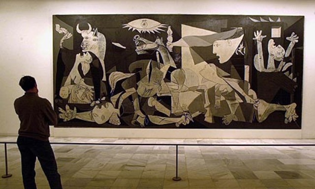 PICASSO PINTA EL GUERNICA