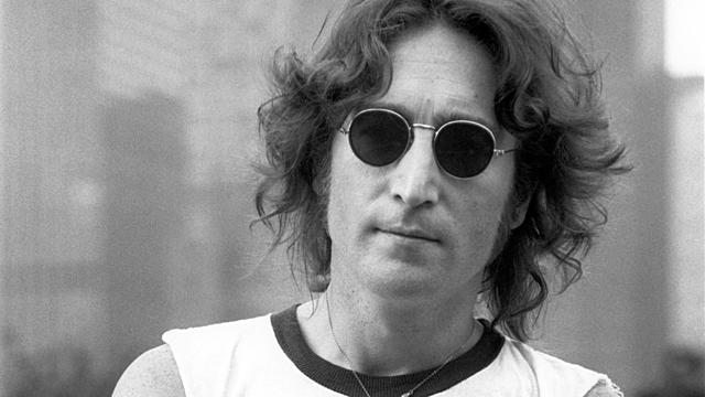 L'ex Beatle John Lennon va ser assassinat a Nova York per un pertorbat mental