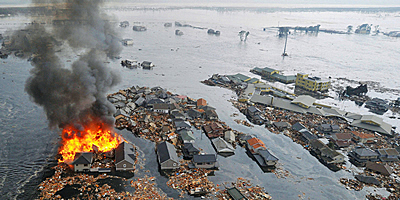 Un terratrèmol de 8,9 graus sacseja el Japó i provoca un tsunami