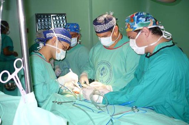 17 de diciembre: en Japón, 685 niños son hospitalizados, víctimas de ataques epilépticos, por haber presenciado el episodio de Pókemon «Dennō Senshi Porygon», ya que el cambio rápido entre los colores rojo y azul en una escena les provocó convulsiones que