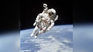 Primer ésser humà que arriba a l'espai.