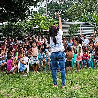 Timeline: El desarrollo comunitario en el mundo a través de las décadas - Morales Baizabal Paola - Introducción al desarrollo comunitario