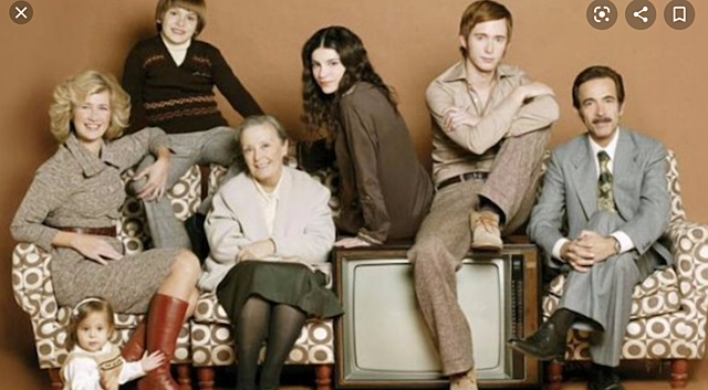 Emisión del primer episodio de Cuéntame cómo pasó