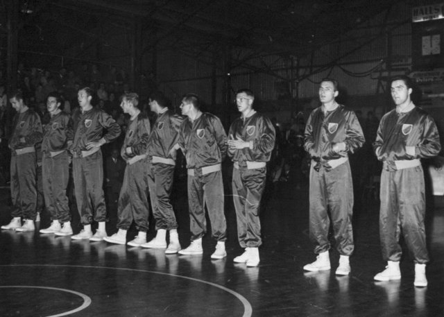 American & Canadian Basketball team arrive in Australia