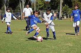 Inicia clases de futbol