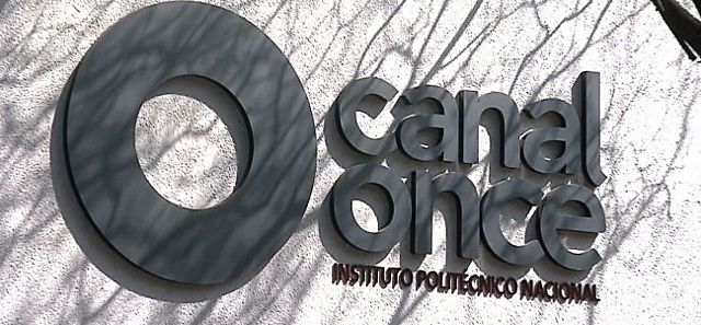 Comenzaron las transmisiones de XEIPN Canal 11 - primera clase transmitida fue una clase de matemáticas.