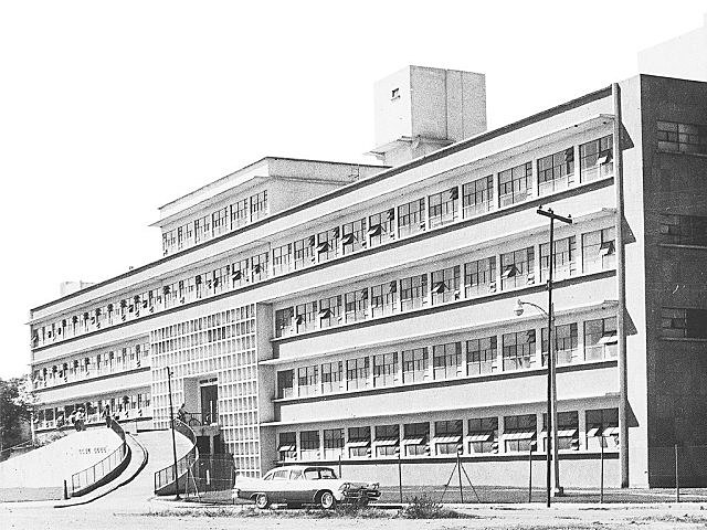 Se transmitieron desde el hospital Juárez lecciones de anatomía que fueron presenciadas en vivo y a todo color por los estudiantes de la escuela nacional de medicina.