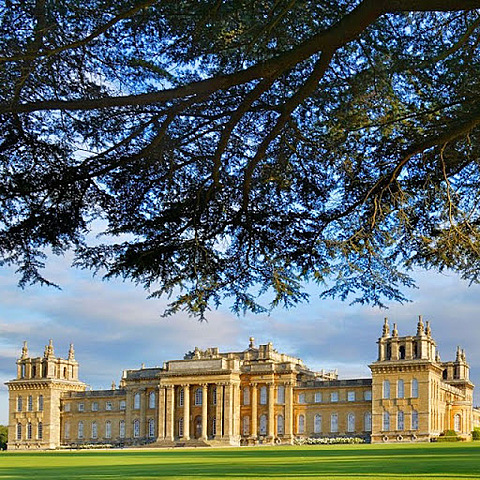 Construyen  las casas solariegas para mostrar todo su poder