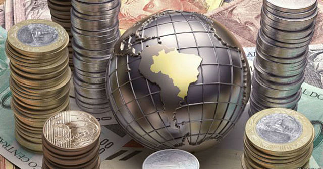 críticas a los modelos de desarrollo economicistas,