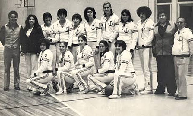 En el año de 1926 se creo el primer equipo femenil de basquetbol