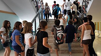 El Departamento Técnico De La Dirección General De Segunda Enseñanza, concedió a los “alumnos libres” la oportunidad de obtener un certificado de secundaria.