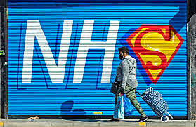 REINO UNIDO SUPERA A ITALIA Y SE CONVIERTE EN EL PAÍS EUROPEO CON MÁS DECESOS