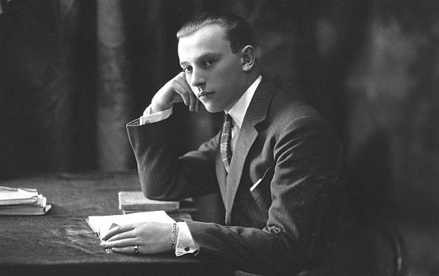 Nace Philippe de Rothschild